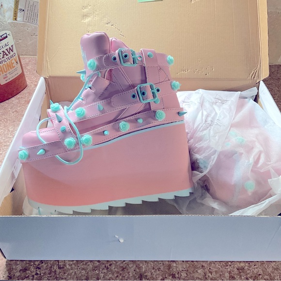 COPY - Brand New YRU Platform Sneakers - Picture 5 of 5